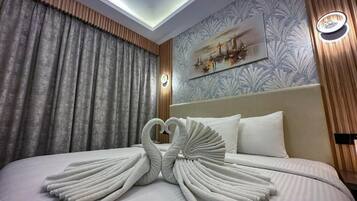 Standard Double Room | In-room safe, laptop workspace, free WiFi