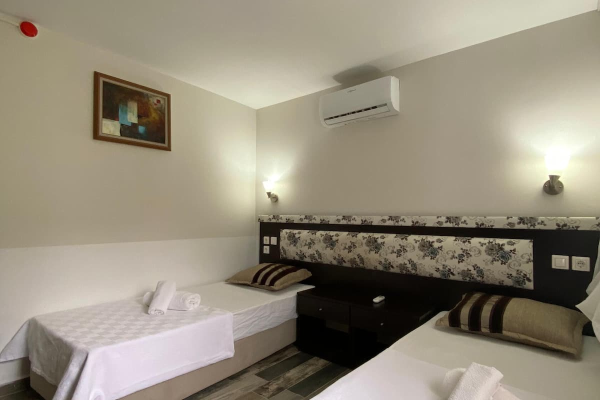 Standard Twin Room | WiFi (free)