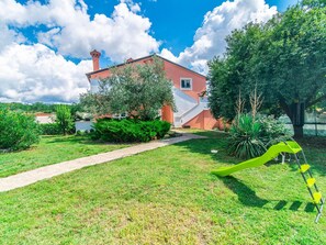 Villa | Exterior - Large Villa With Swimming Pool and Fenced Garden (Sveti Lovrec)