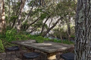 Private riverside lunch spot