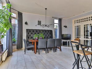 House | Tempat makan