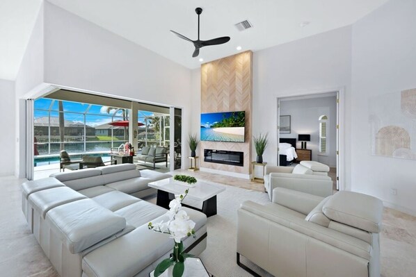 Smart-tv och eldstad