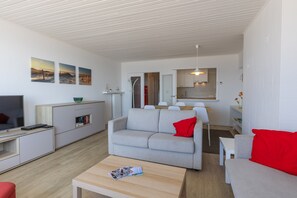 Apartment | Living area - Stunning Apartment With Phenomenal sea View (Middelkerke)