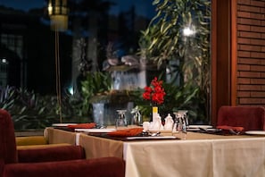 Restaurant - ALCOR HOTEL JAMSHEDPUR (Golmuri)
