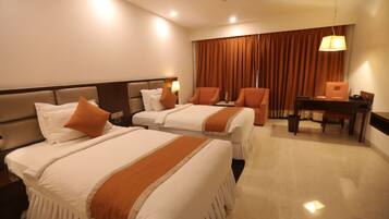 Club Twin Room | 1 bedroom, down comforters, pillowtop beds, in-room safe