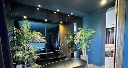 Shades of Cluj Napoca-A unique two bedroom apartment perfect for any occasion.