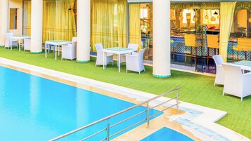 Seasonal outdoor pool