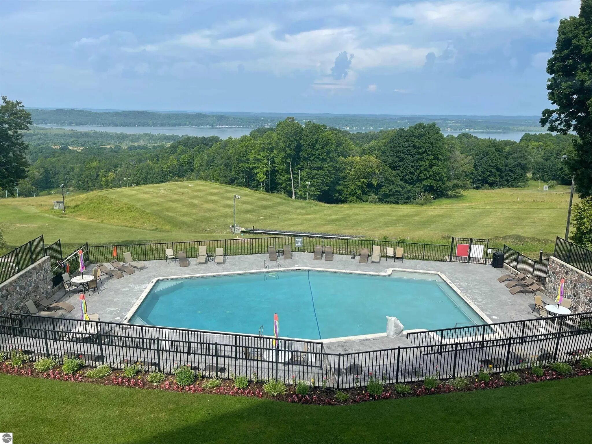 屋内プール、屋外プール