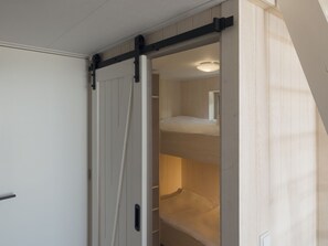 House | 2 bedrooms, individually furnished, bed sheets