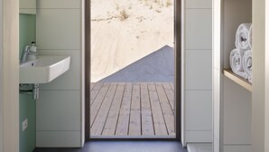 Bathroom - Lovely Holiday Home on Vlissingen's Beach (Vlissingen)