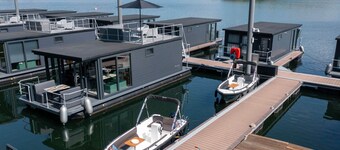 Houseboat Mookerplas With a View