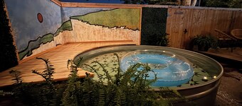 West End 3/2.5/2 w/“Cowboy” Pool