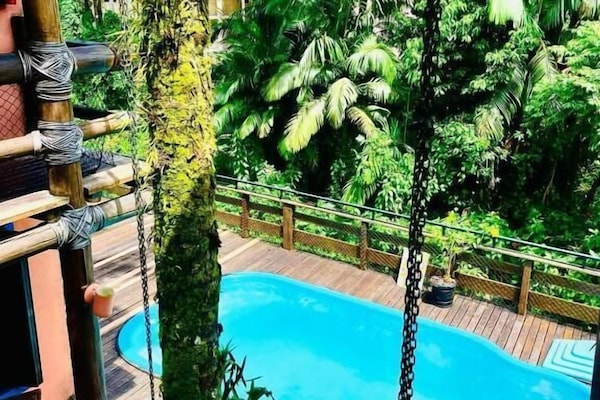 Kolam renang outdoor