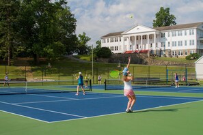 Tennis court - Hillside Lodge (Lake Junaluska)