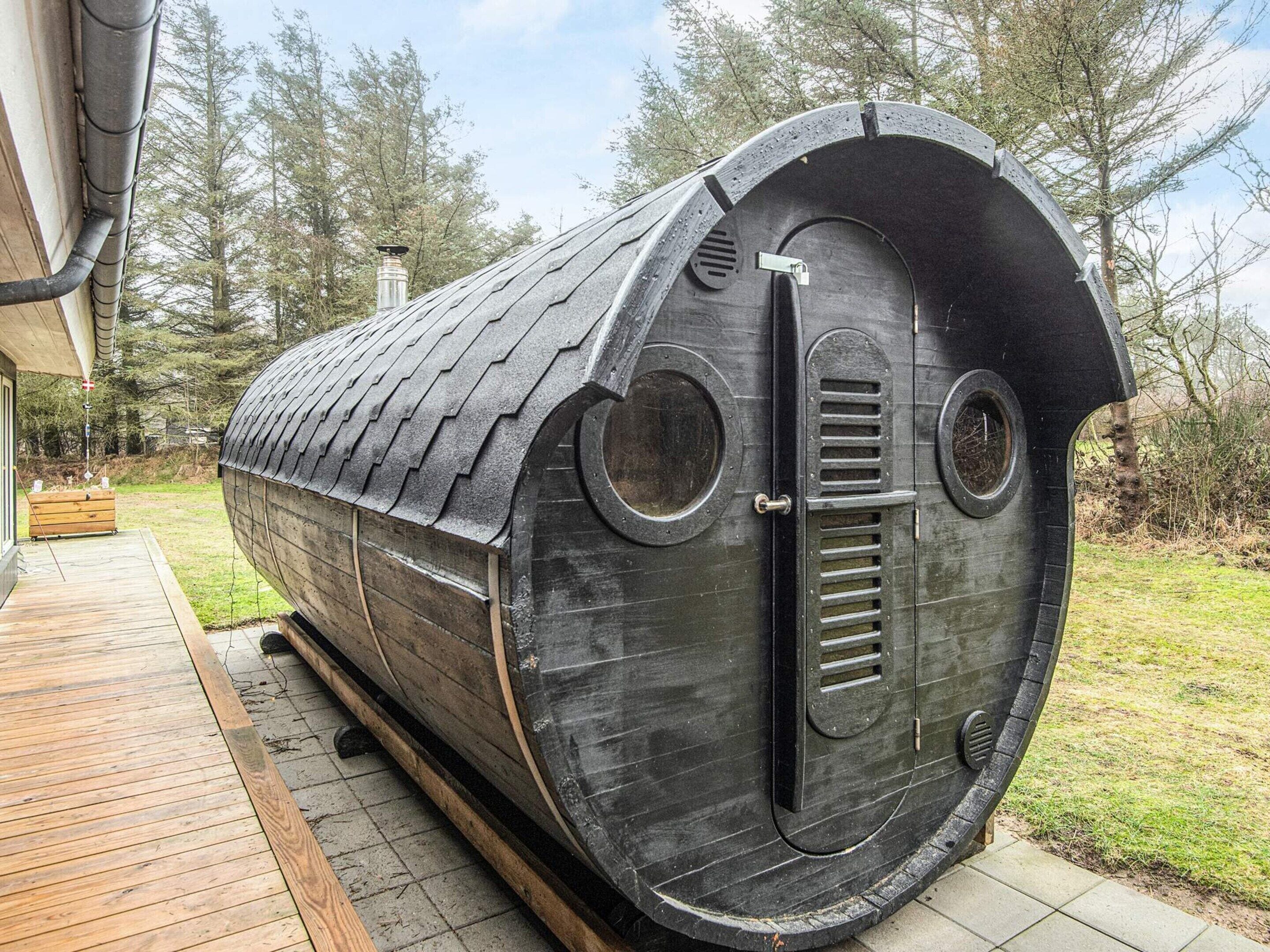 House | Pemandangan dari hartanah