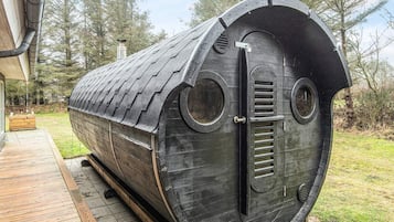 House | Pemandangan dari hartanah