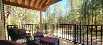 Treehouse Cabin in the Bluff Woodlands South