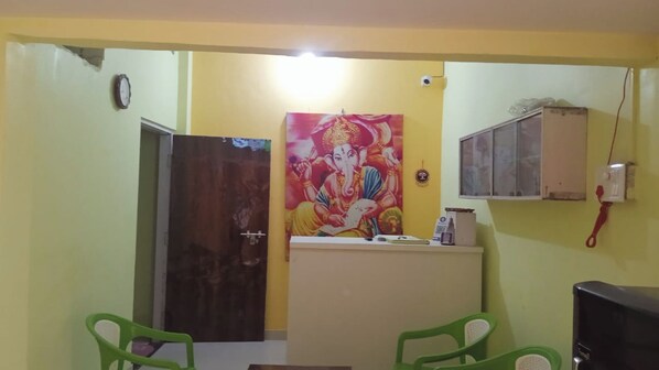 Reception - Goroomgo Satkar Residency Varanasi (Varanasi)