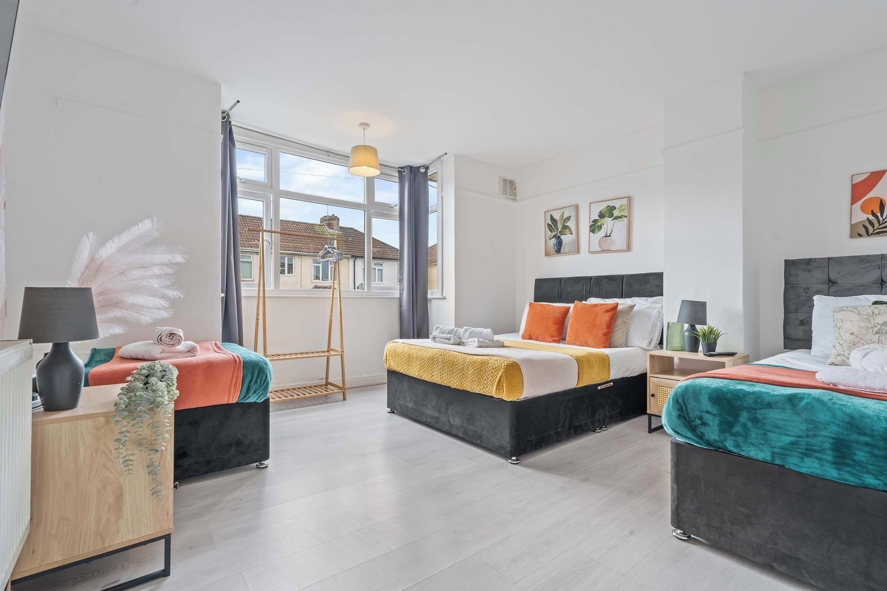 3 chambres, fer et planche à repasser, Wi-Fi, draps fournis