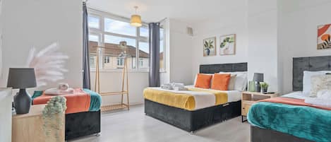 3 chambres, fer et planche à repasser, Wi-Fi, draps fournis