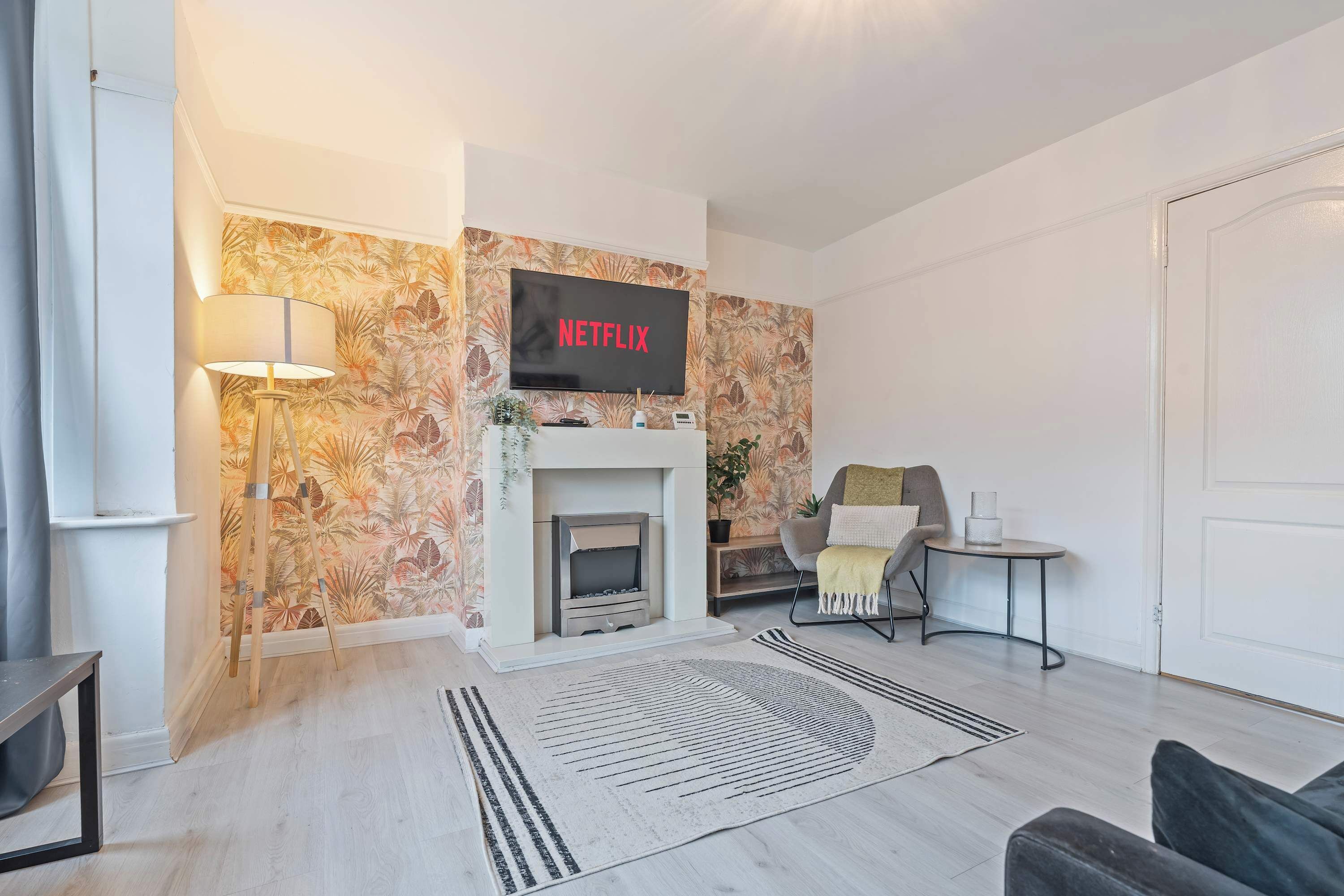 TV, caminetto, studio