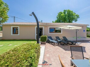 บริเวณภายนอก