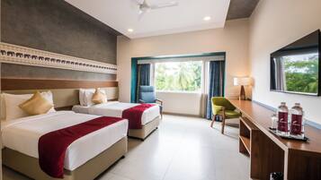 Superior Twin Room | Escritorio, tabla de planchar con plancha y wifi gratis