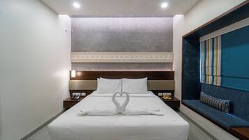 Suíte | Escrivaninha, ferros/tábuas de passar roupa, Wi-Fi de cortesia