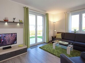 Living area - Bounty in the House of Aquarius (Rerik)