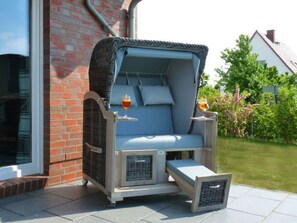 Exterior - Bounty in the House of Aquarius (Rerik)