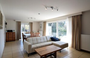 Apartment | Living room - Private Garden Near Sea (De Haan)