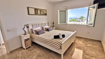 Villa | 4 Schlafzimmer, individuell eingerichtet, Bettwäsche