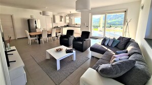 House | Living area - Holiday Home in Leonforte With Private Pool (Leonforte)