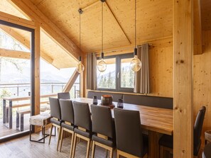 Chalet | Ruokailu