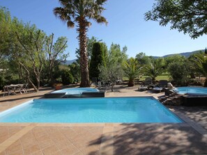 Pool - Provencal Villa in Le Luc With Private Pool (Le Luc)