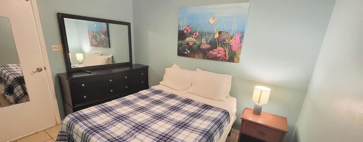 Huoneisto, useita sänkyjä, parveke, osittainen merinäköala (Aquarius 408)