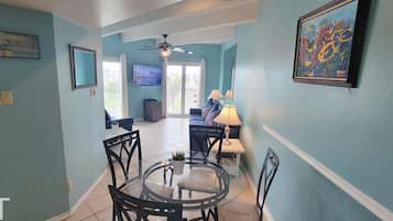 Condo, Multiple Beds, Balcony, Partial Sea View (Aquarius 408) | Interior