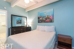 Lägenhet - flera sängar - balkong - viss havsutsikt (Aquarius 408) | 2 sovrum, individuell inredning och unika möbler