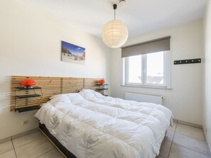 2 bedrooms, iron/ironing board - Apartment Close to the Downtown (Blankenberge)