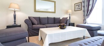 Romantic french   villa w/hot tub — 5 min from the beach