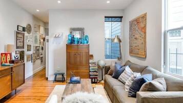 Smart TV, DVD player