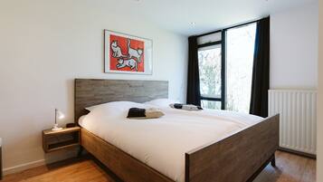 House | 3 bedrooms, individually furnished, bed sheets