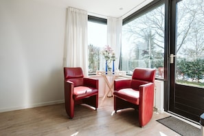 House | Living room - Bungalow on Holiday Park De Klepperstee Ouddorp (Ouddorp)