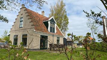 Villa | Exterior
