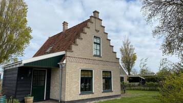 Villa | Exterior