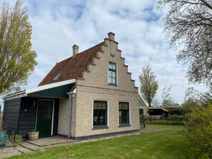 Villa | Exterior