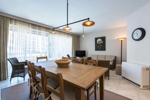 Apartment | Dining - Apartment Near Seawall With sea View (Koksijde)
