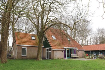 Farmhouse in Friesland Near Frisian Waters