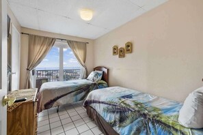 2 habitaciones, decoración personalizada y muebles diferentes 