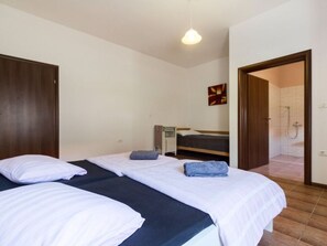 House | 11 bedrooms, individually furnished - Villa August M Comfortable Holiday Residence (Zminj)